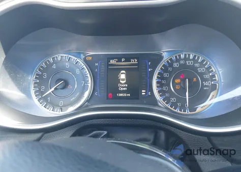 2015 Chrysler 200 Limited из США, поврежденный, VIN 1C3CCCABXFN652744